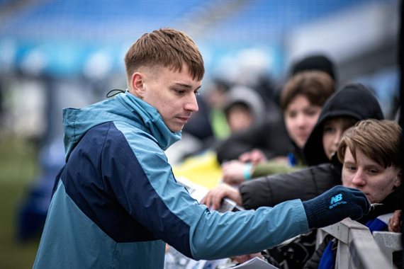 Динамо коментує невдалий трансфер українського таланту до Вулвергемптона та його контракт.