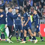 Lyon та Man Utd розділили очки у захоплюючому матчі з рахунком 2-2, залишивши червоних дияволів з розчаруванням від пізнього рівного рахунку