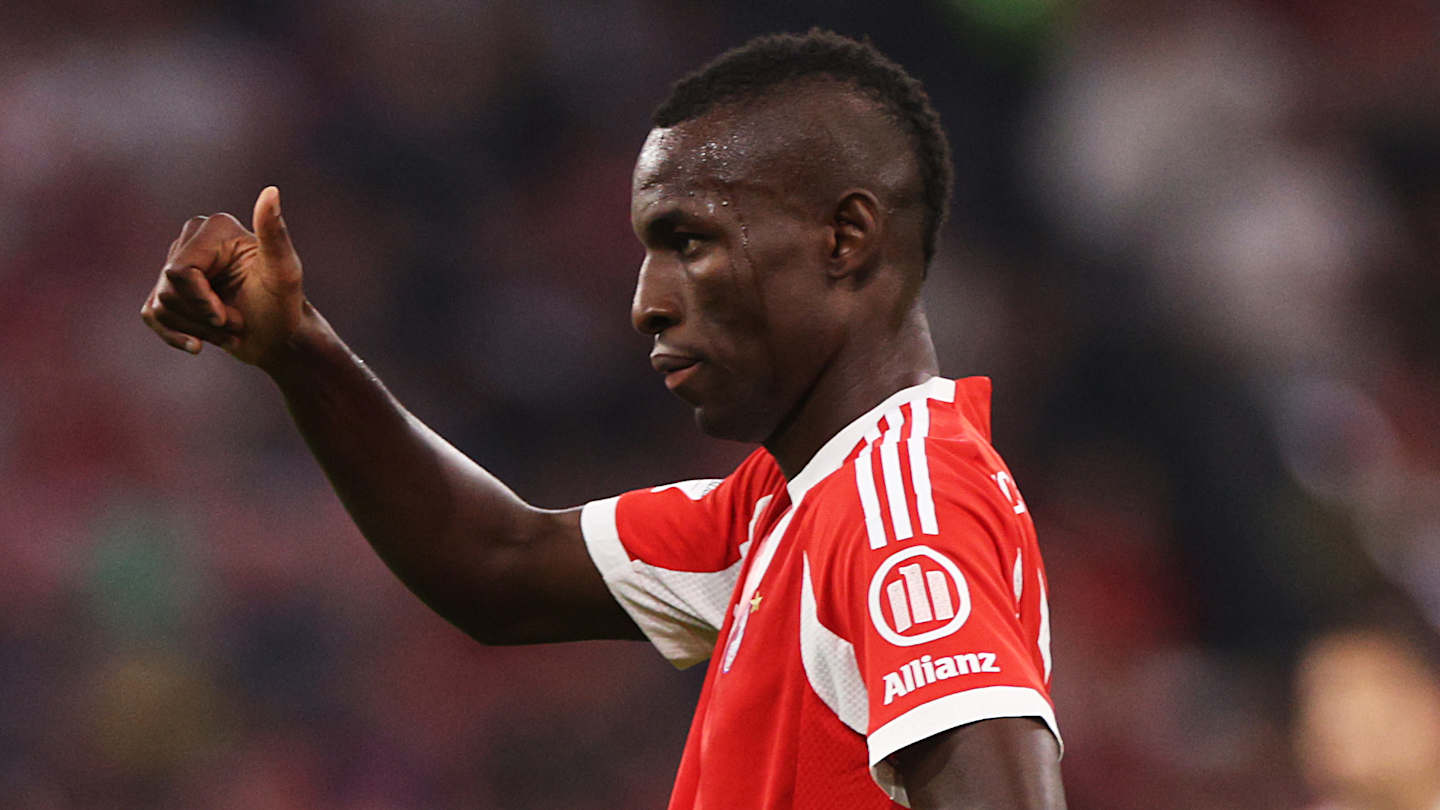 Агент Ніколаса Джексона розкриває план передачі перед незручним поверненням до Челсі