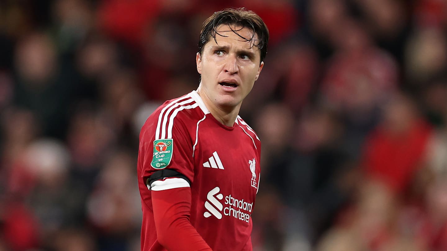 Arne Slot пояснює причини несподіваної відсутності Federico Chiesa в матчі Ліверпуля