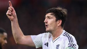 Манчестер Юнайтед націлений на літнього вільного агента у конфлікті з Гаррі Магуаром