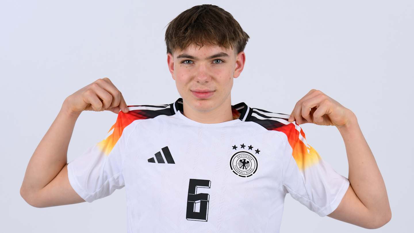 Манчестер Юнайтед змагається з Барселоною та Реалом за наступного Тоні Крооса