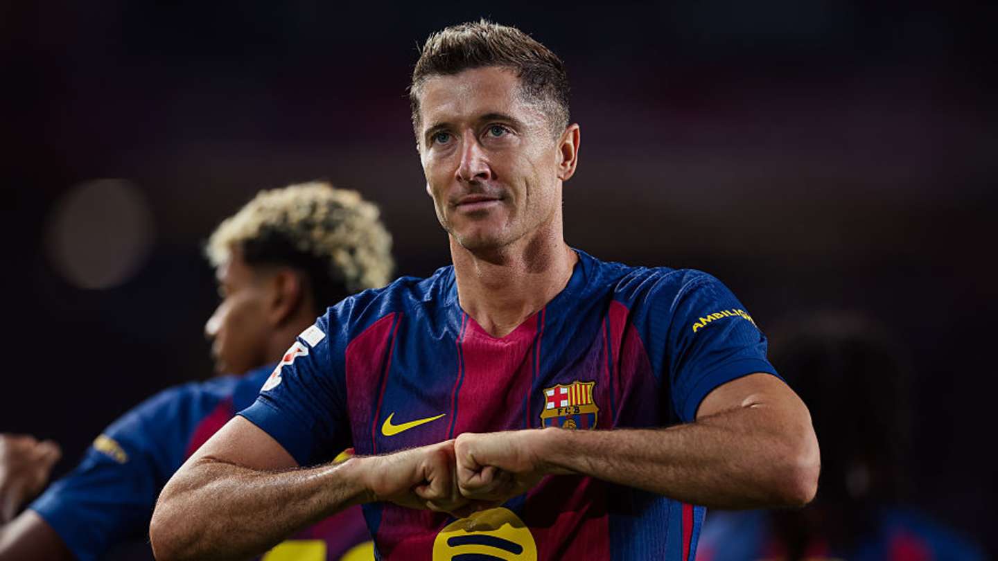 Роберт Левандовський говорить про важливі аспекти свого майбутнього в контексті закінчення контракту з Барсельою