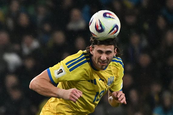 Забарний випередив Ракіцького за кількістю матчів у збірній України