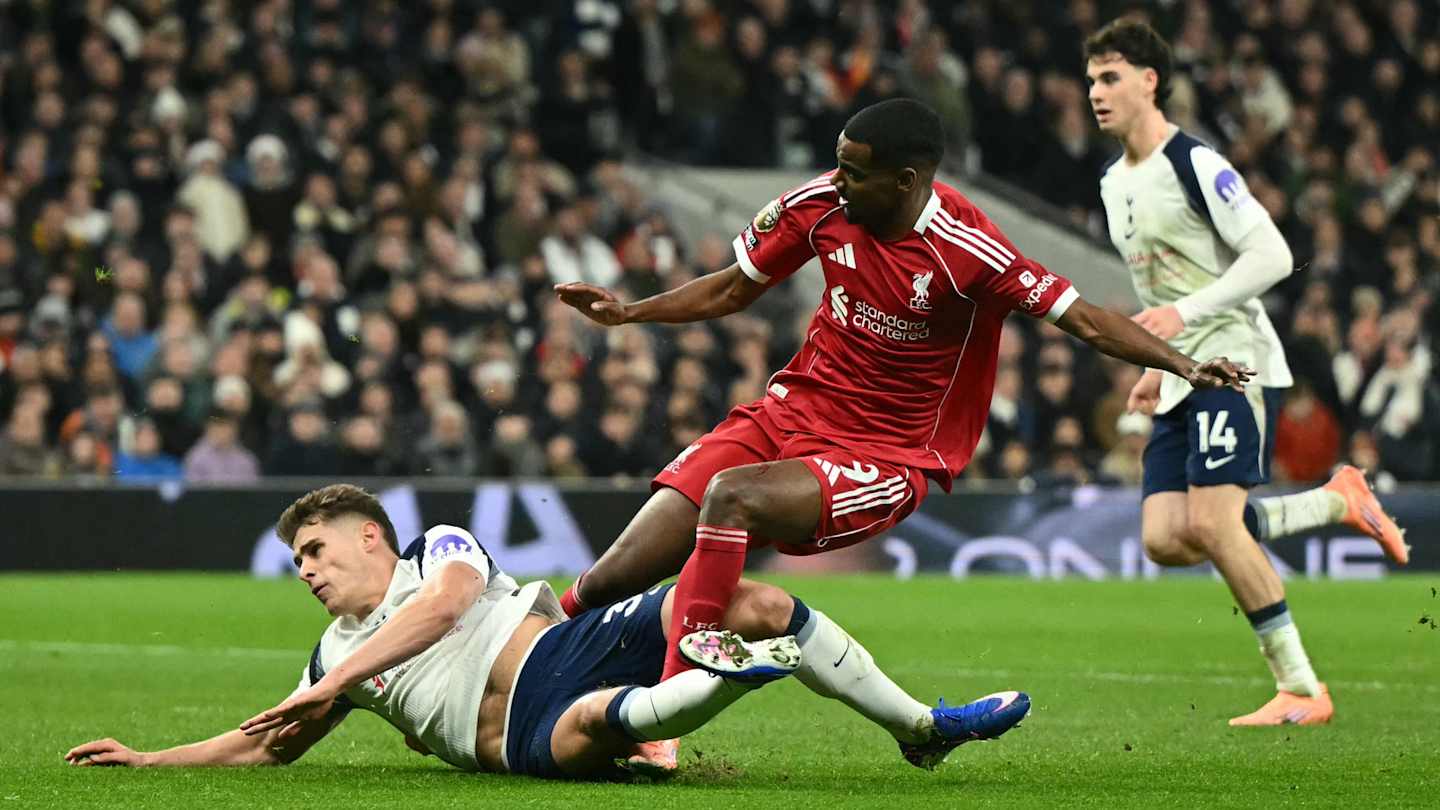 Arne Slot дає оновлення щодо травми Олександра Ісака