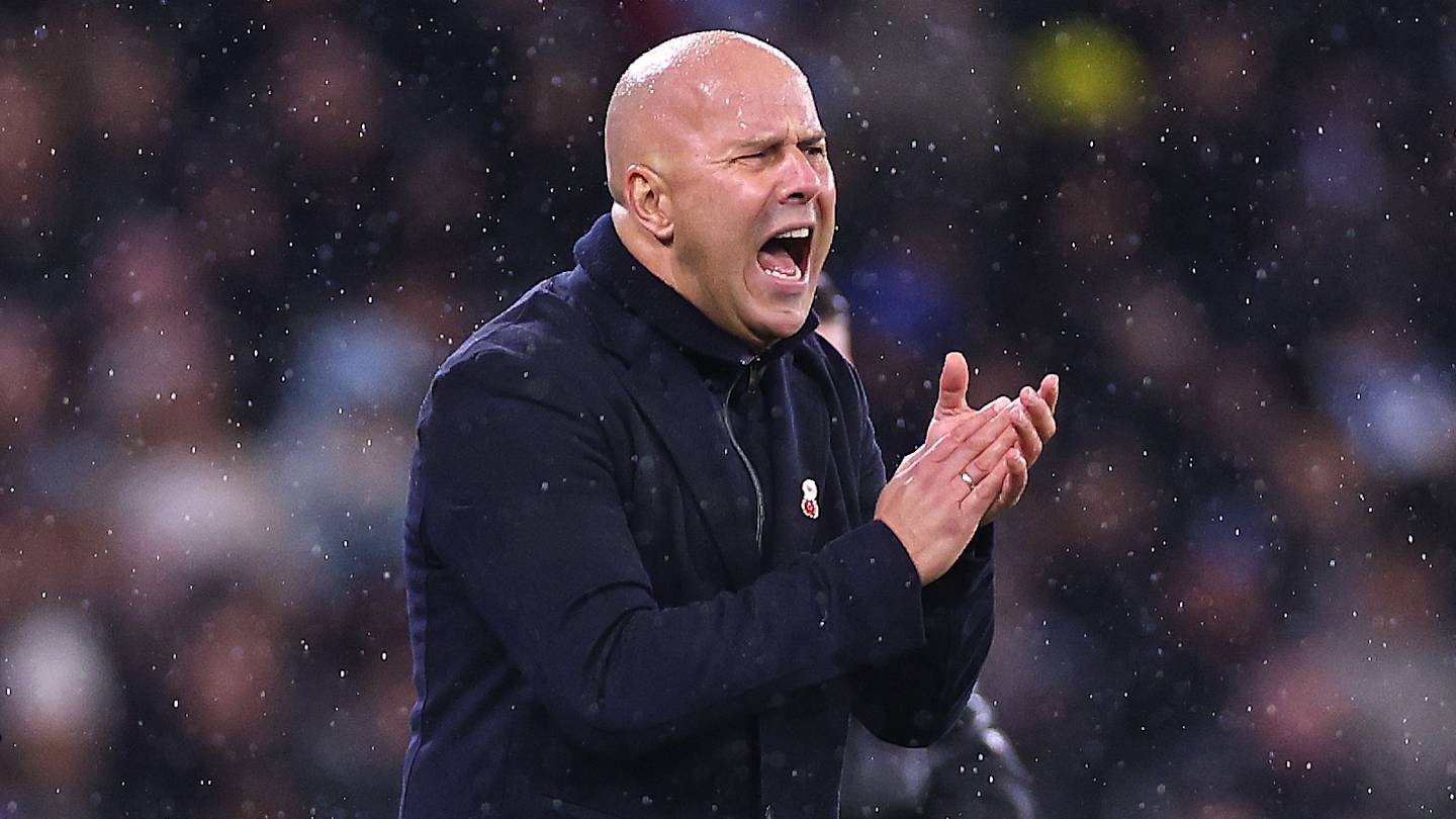 Arne Slot жорстко розніс Liverpool під час конфронтації з головою суперницького клубу