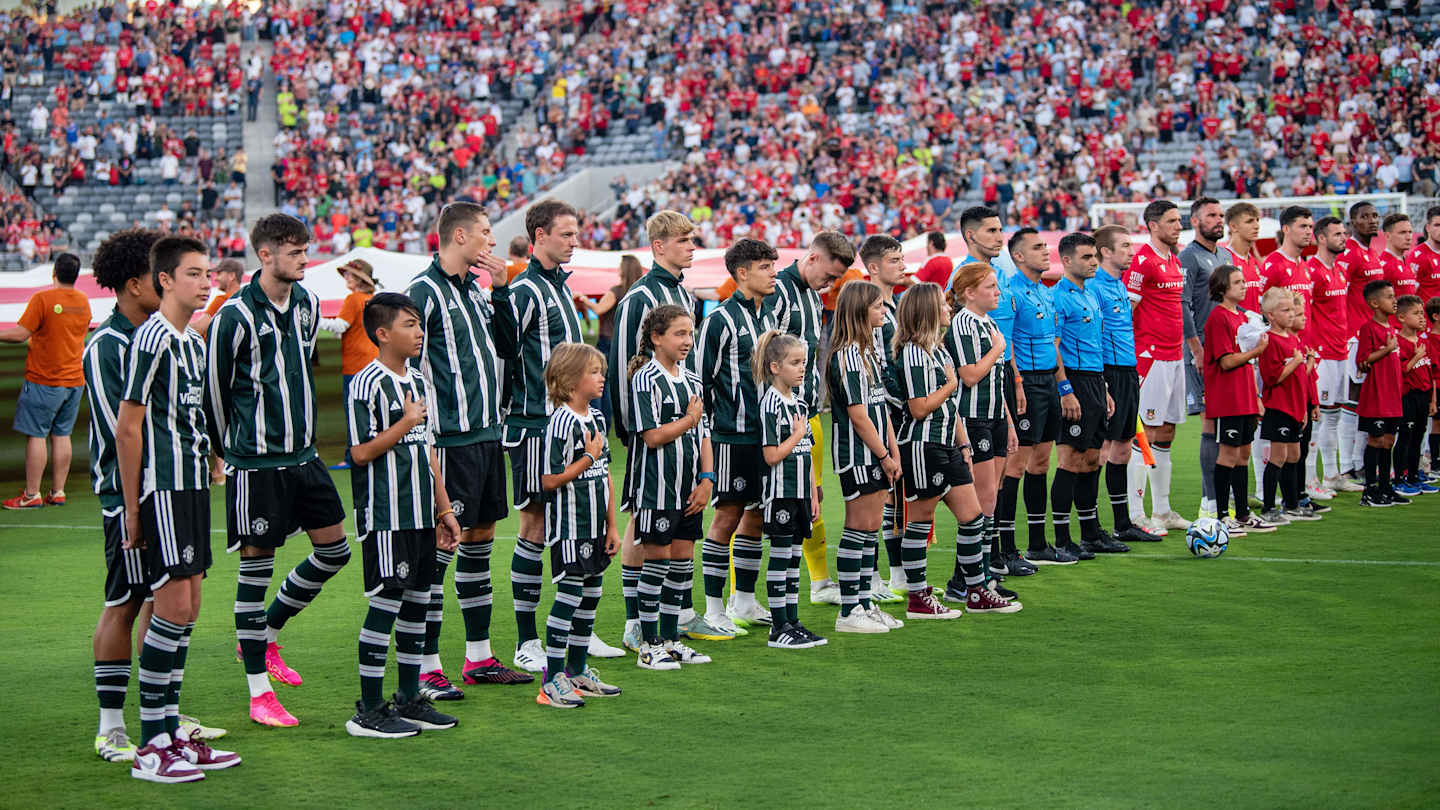 Man Utd проводить товариський матч проти Wrexham