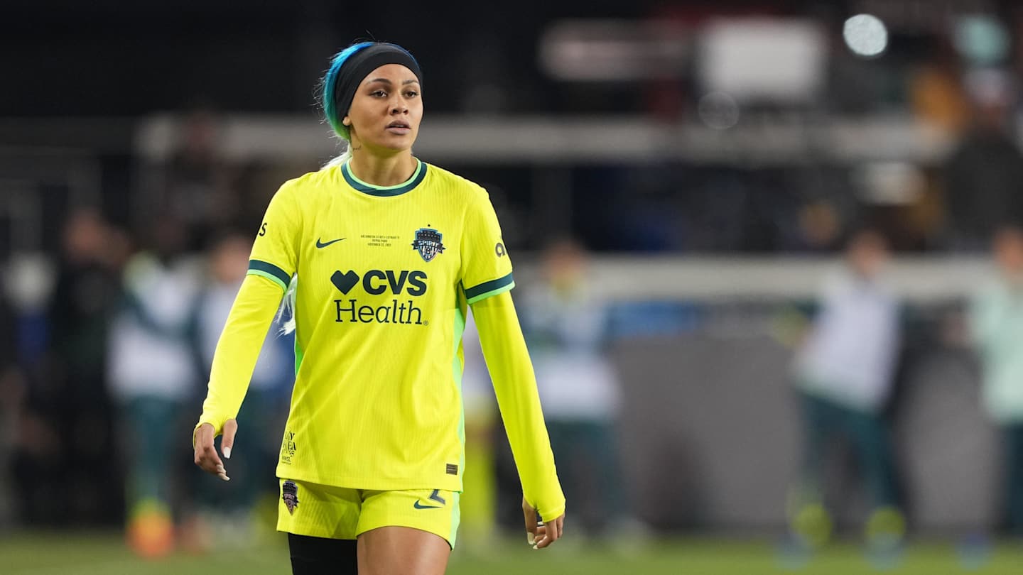 Триває суперечка щодо контракту Трініті Родман