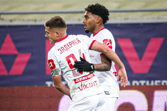 Запекла боротьба Задераки на полі без необхідного фокусу