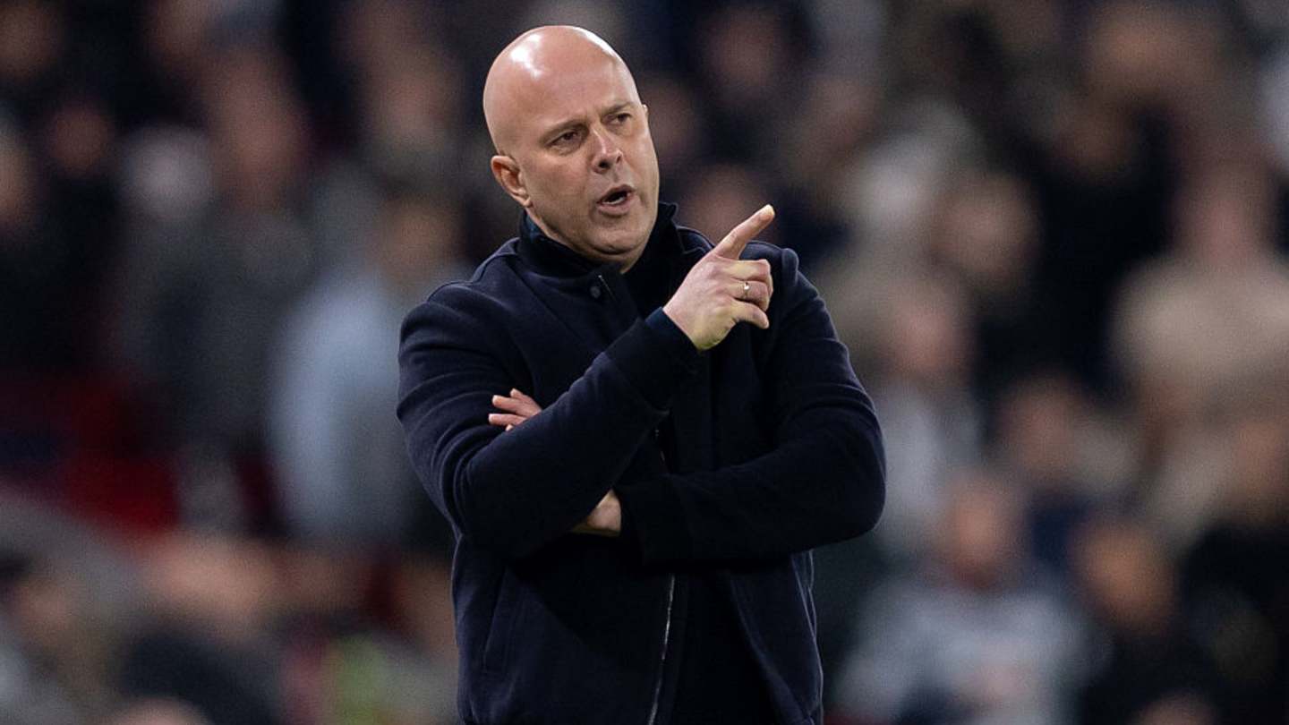 Арне Слот піддає ризику гнів фанатів Ліверпуля дивним твердженням