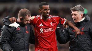 Arne Slot розкриває, коли вболівальники Liverpool можуть очікувати повернення Александра Ісака