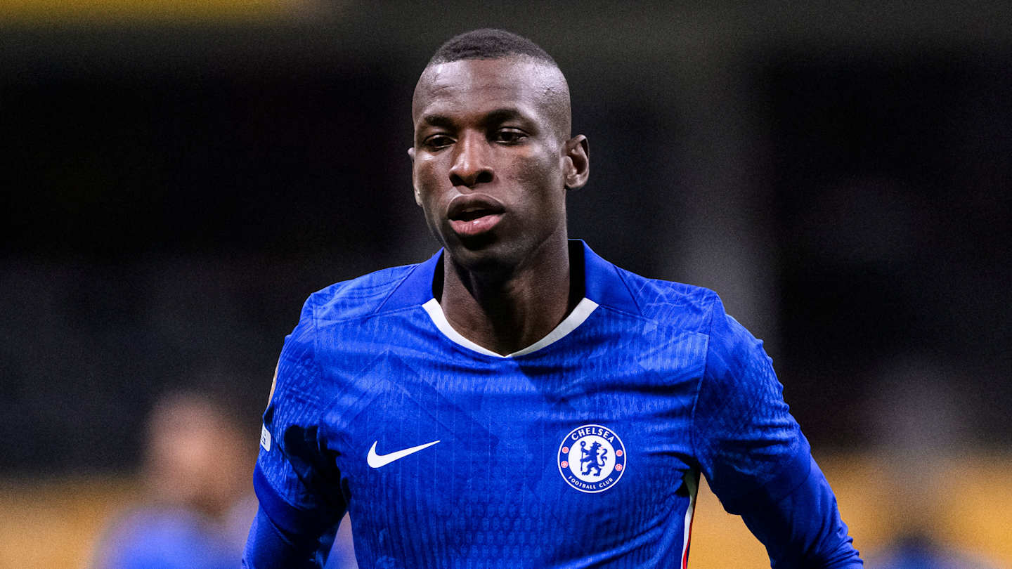 Екс-гравцеві Челсі запропонували несподіване порятунок після виходу Енцо Марески