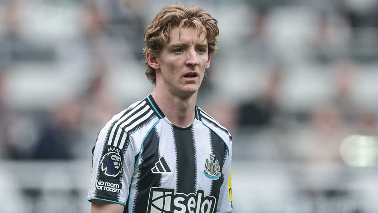 Челсі змагається з Арсеналом і Ліверпулем за трансфер Антоні Гордона