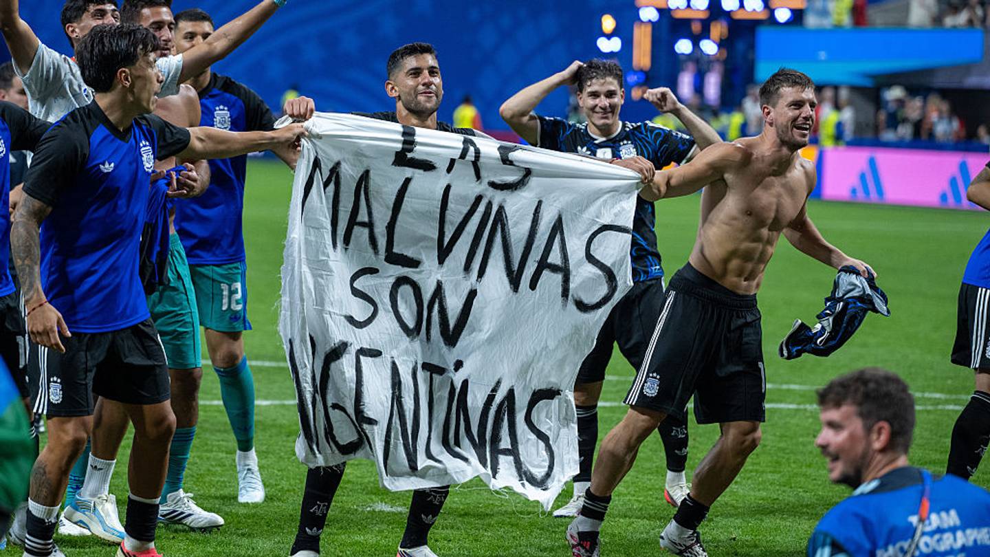 Argentina Falklands Banner Likely Punishments as FIFA Prepares Investigation