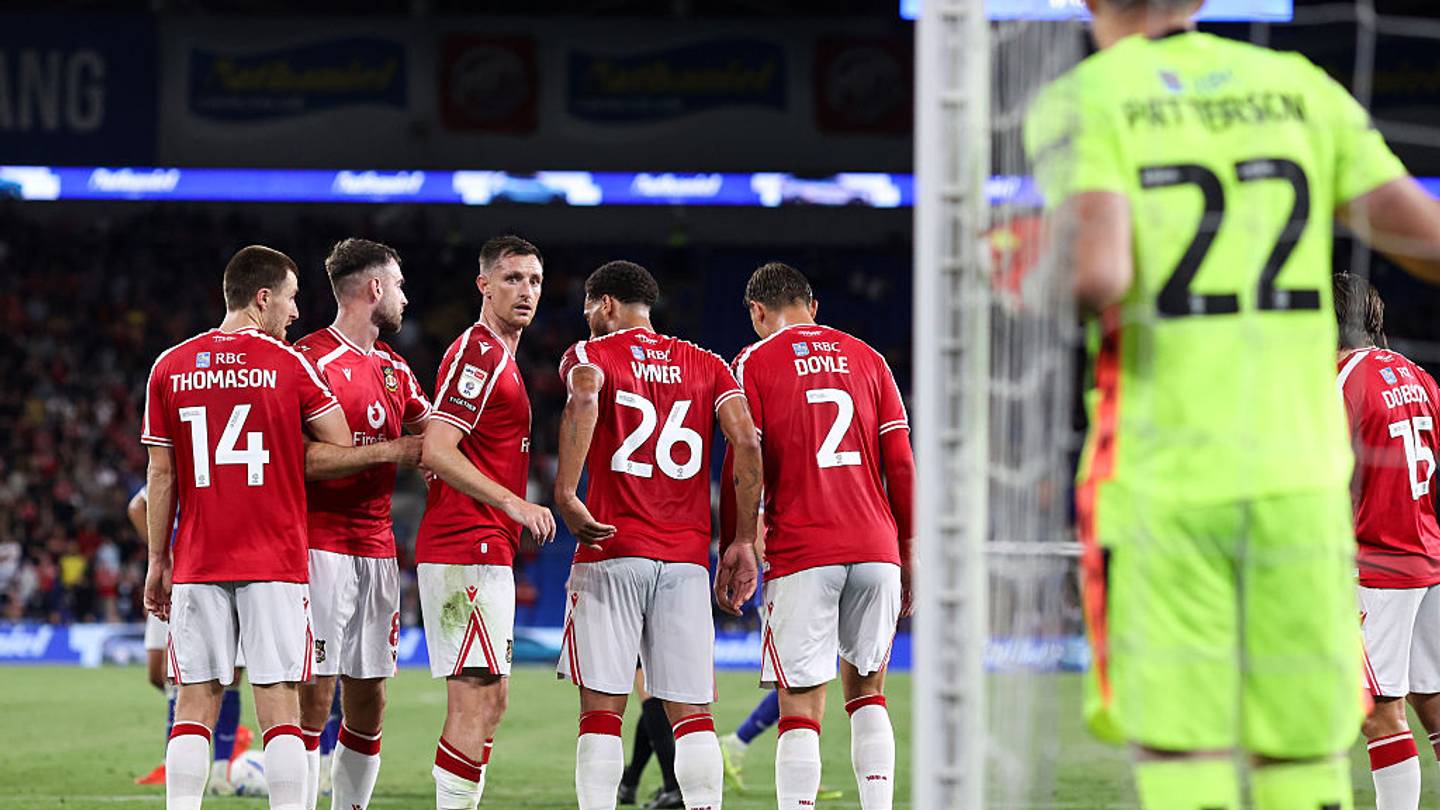 Проблеми Філа Паркінсона після нічиєї Врексема з Cardiff перед закриттям трансферного вікна