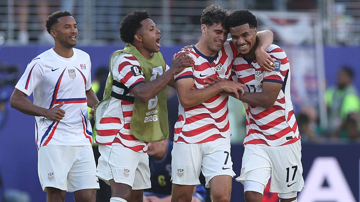 USMNT зірковий півзахисник сяє у дебюті клубу, щоб відновити невдалу кар'єру