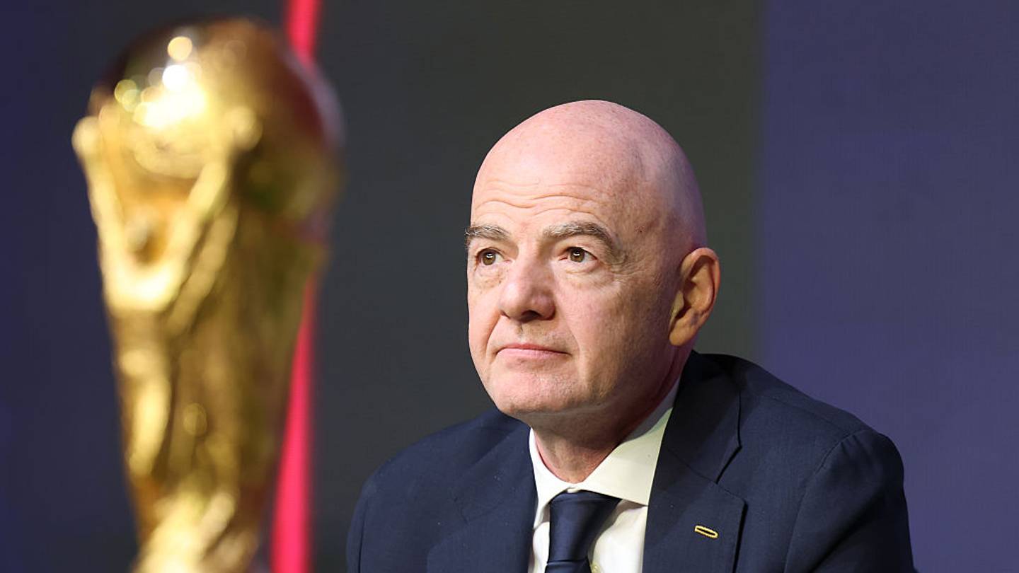 FIFA засуджує кампанію з нападками UEFA в ескалації конфлікту навколо Чемпіонату світу