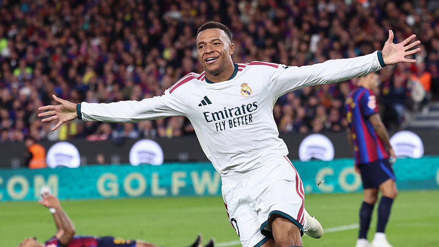 Kylian Mbappe перевершує Lamine Yamal в Ель Класіко, але битва за Золотий м’яча ще попереду
