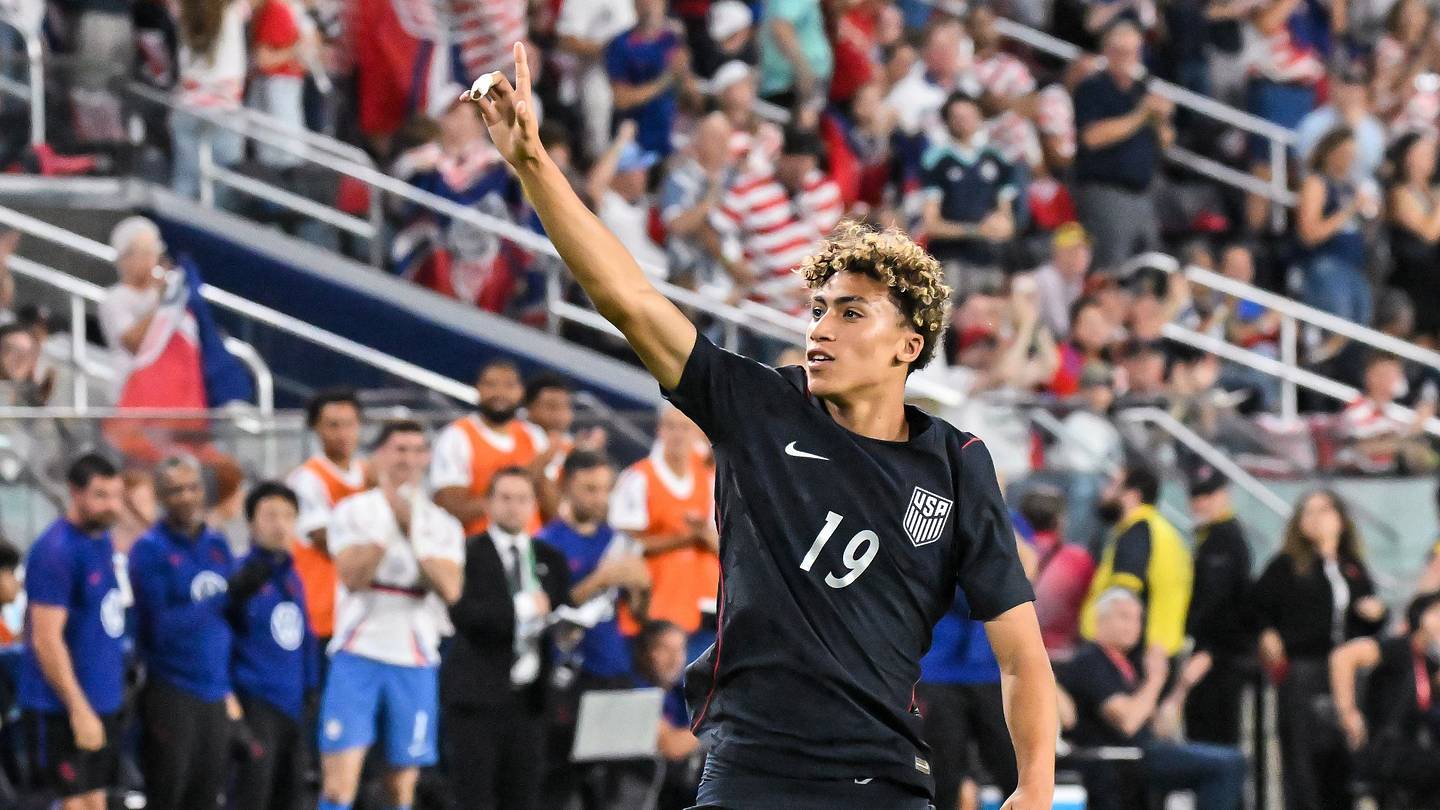 Юніор Юліан Холл стає новим історичним героєм USMNT на старті нової ери